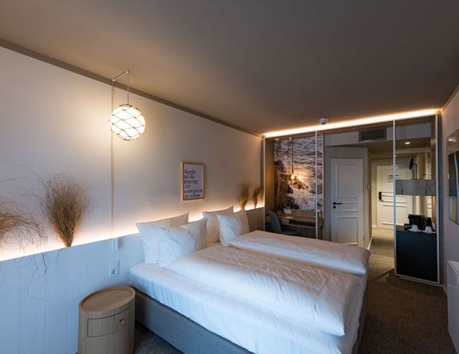 bett-Komfort_doppelzimmer-hafenhotel-zu-putbus-auf-ruegen
